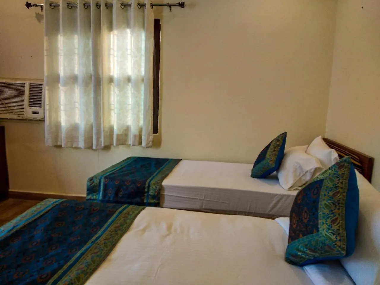 Dwivedi Hotels Palace On Steps Varanasi 2*,